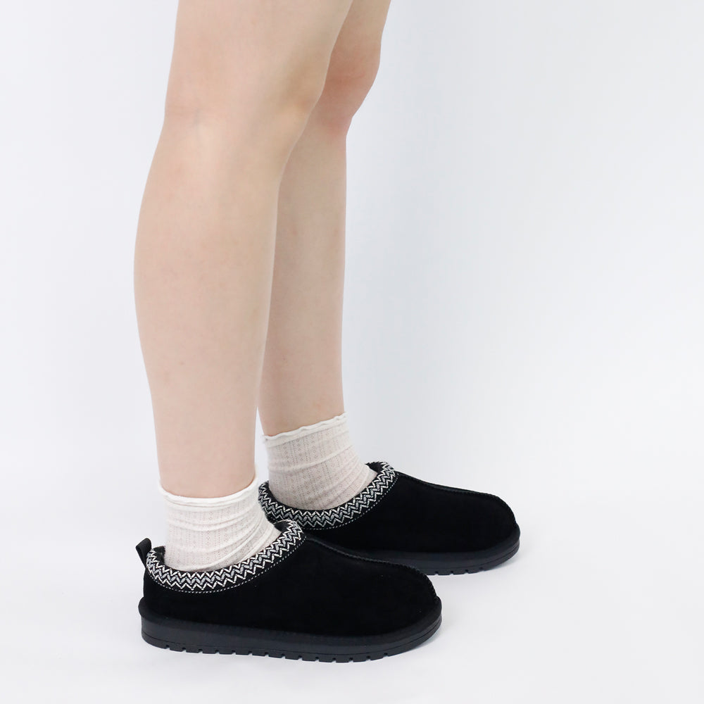 AURISTELA — Braided Elegance Slipper