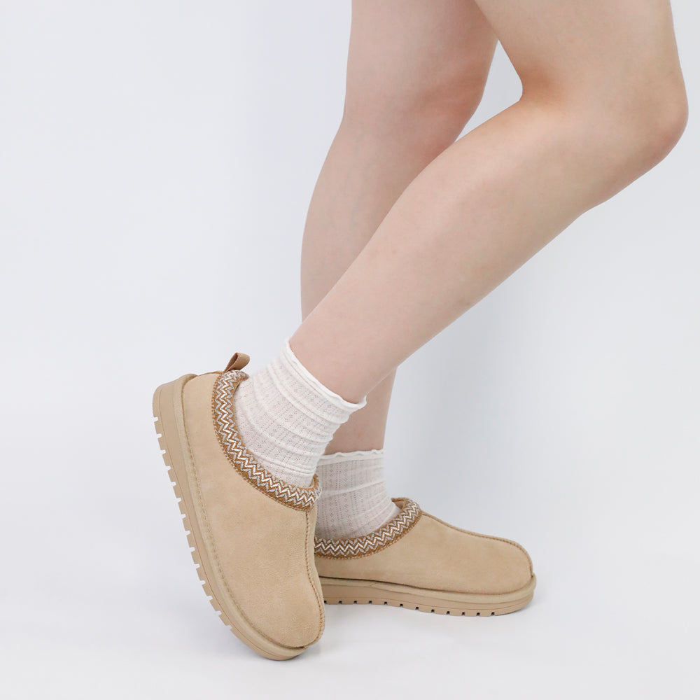 AURISTELA — Braided Elegance Slipper